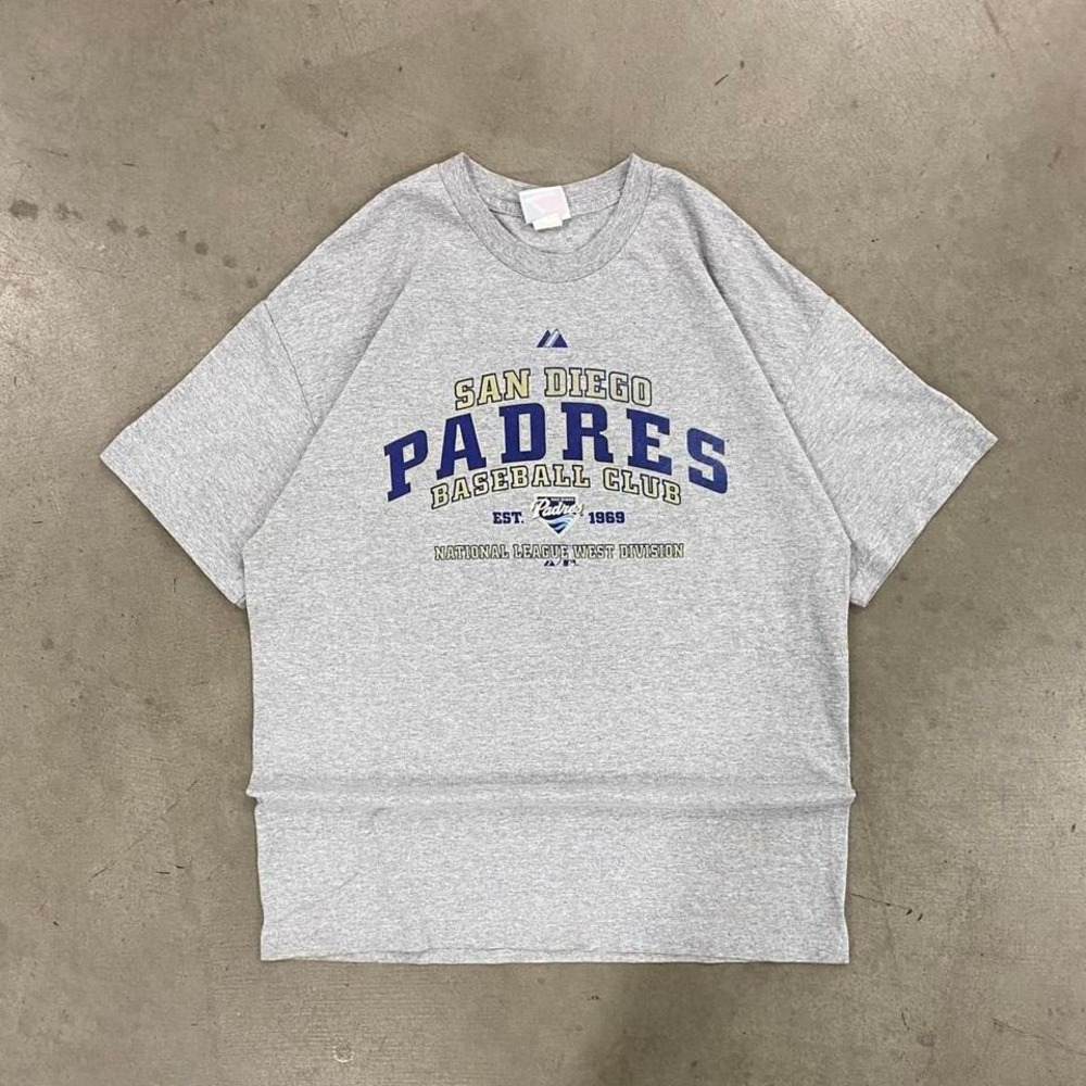 Vintage San Diego Padres MLB Baseball Majestic T-Shirt Size XLarge